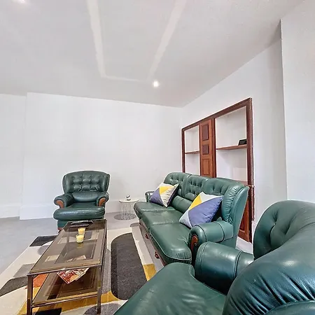 Portes De Paris, Spacieux Appartement, Proche Centre Avec Plus C0nciergerie Daire