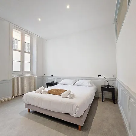Portes De Paris, Spacieux Appartement, Proche Centre Avec Plus C0nciergerie Daire *