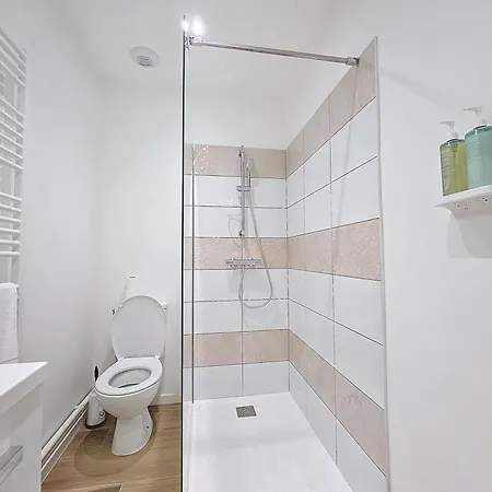 Portes De Paris, Spacieux Appartement, Proche Centre Avec Plus C0nciergerie *