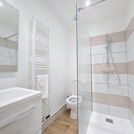 Daire Portes De Paris, Spacieux Appartement, Proche Centre Avec Plus C0nciergerie