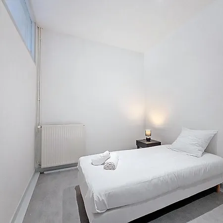 Portes De Paris, Spacieux Appartement, Proche Centre Avec Plus C0nciergerie Daire